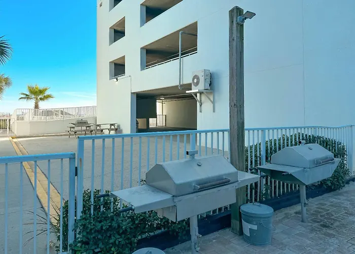 Island Tower 2002 *